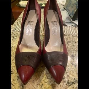 FERRAGAMO PUMPS